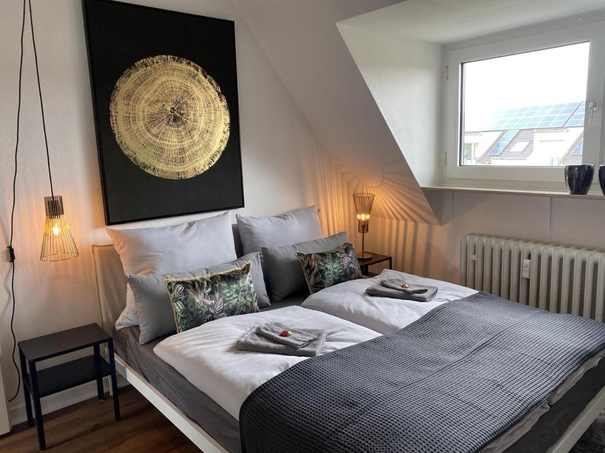 Bostel 1 - Modernes Dachgeschoss-Studio In Duisburg Meiderich, 4,7 Km Hbf, U-Bahn 250M, Flughafen Duesseldorf 28 Km, Landschaftspark 2,9 Km, 5 Gehminuten Von Herzklinik Entfernt Ngoại thất bức ảnh